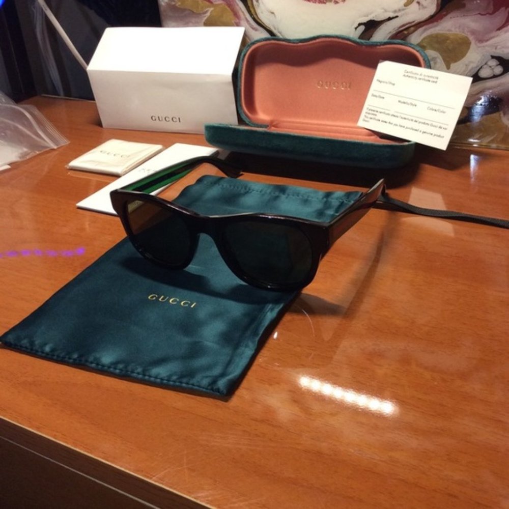 NWT Mens Gucci Black / Green Sunglasses